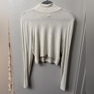 Wilfred Cream Lightweight Long-Sleeve Cropped Top